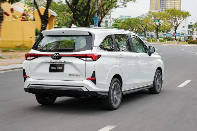 Top 5 Dòng Xe 7 Chỗ Tự Lái Rộng Rãi & Tiết Kiệm Nhiên Liệu Nhất Cho Gia Đình 2026