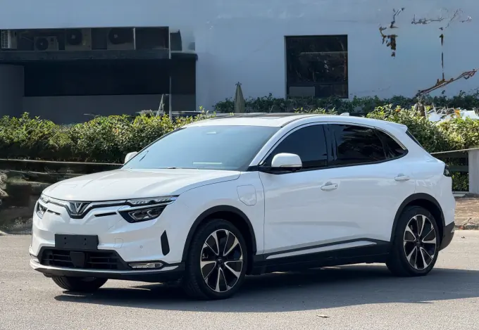 Thuê Xe VinFast VF8 Lux Plus Tự Lái (D-SUV Hạng Sang 402 Mã Lực)